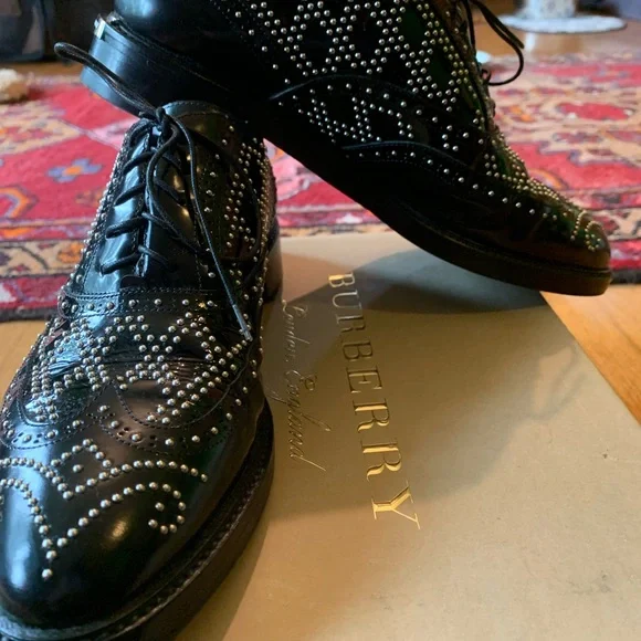 Burberry Gennie lace up studs shoes